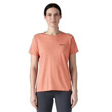 Patagonia Womens Cap Cool Daily Graphic Shirt - Boardshort Logo Tones: Moment Pink X-Dye