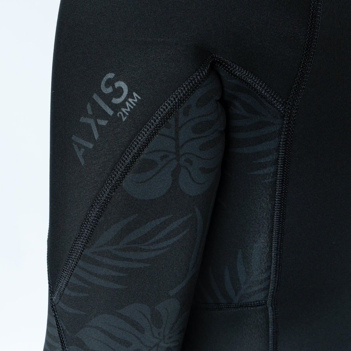 Xcel Women's 2mm Axis Long Sleeve Back Zip Boy Leg Shorty - Black Palm